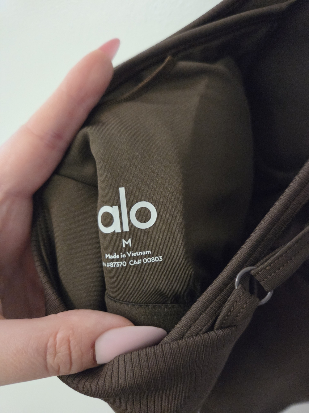 Alo Brown Activewear Set With Crisscross Back - Picture 4 of 12